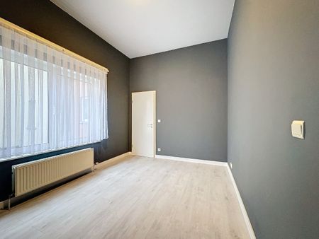 Gerenoveerd appartement in karaktervol gebouw - Photo 2