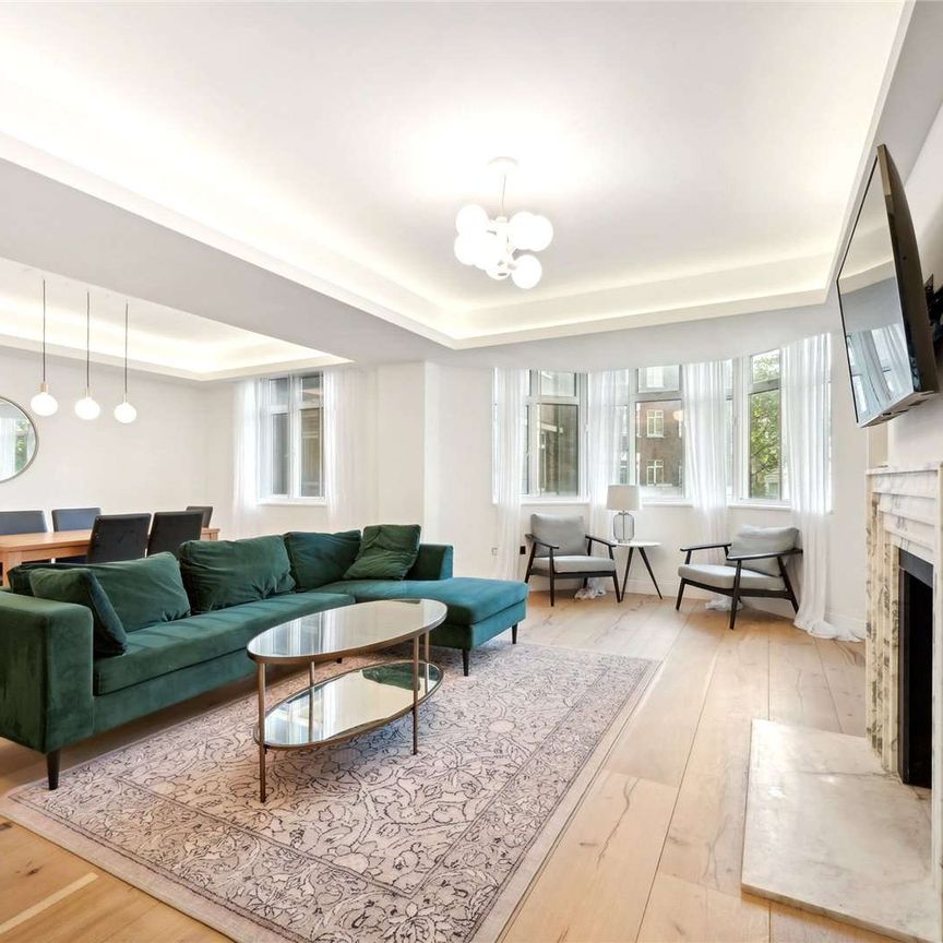 This is a very well presented 3 bedroom flat in the popular mansion block in South Kensington. This flat is perfectly located for all the amenities that South Kensington has to offer. - Photo 1