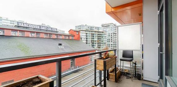 1 BEDROOM IN HEART OF OLYMPIC VILLAGE / FALSE CREEK - Photo 2