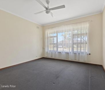 Spacious Family Home in a Convenient Location - Photo 6