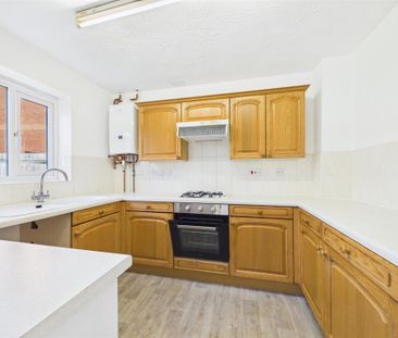 3 bedroom semi-detached house to rent - Photo 6
