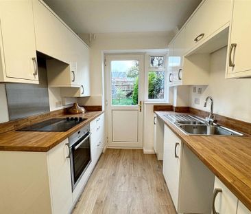 3 bedroom terraced house to rent - Photo 6