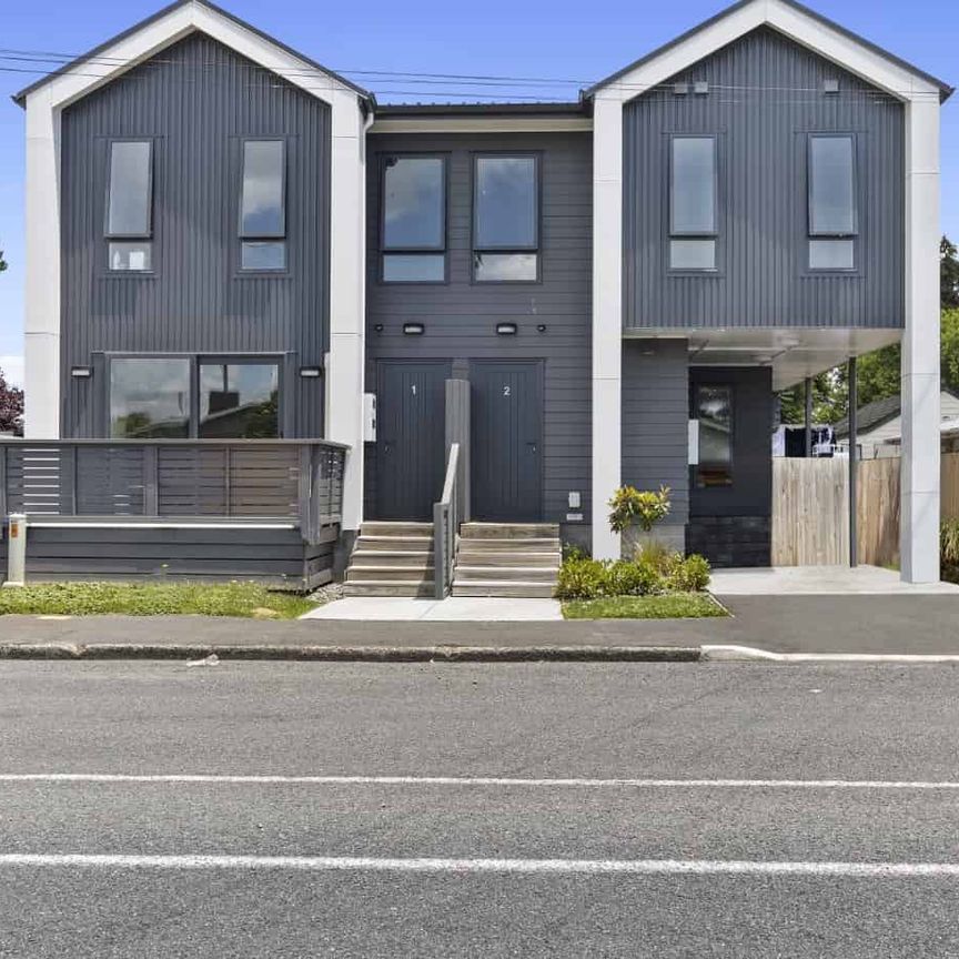 Modern Studio Living - Photo 1