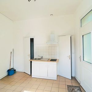 A LOUER APPARTEMENT DE TYPE 1 MEUBLE - SECTEUR BORDEAUX BARRIERE DE PESSAC - Photo 2