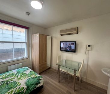 Double Bedsit - Photo 5