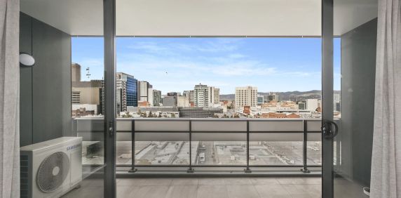STUNNING FURNISHED 2 BEDROOM APARTMENT WITH BRILLIANT VIEWS! - Photo 2