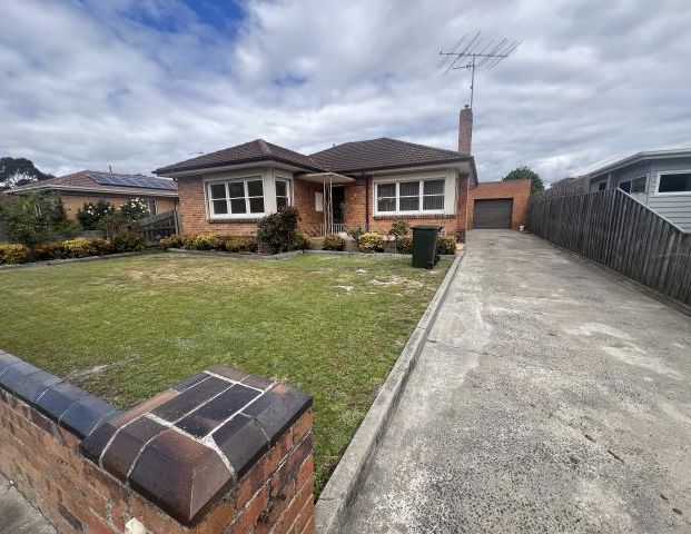 Neat brick 3-bedroom home - Photo 1