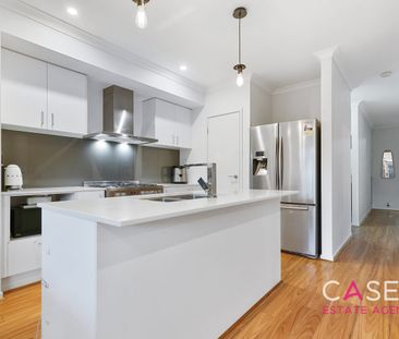 7 Fenix Way, Clyde North, Vic 3978 - Photo 4