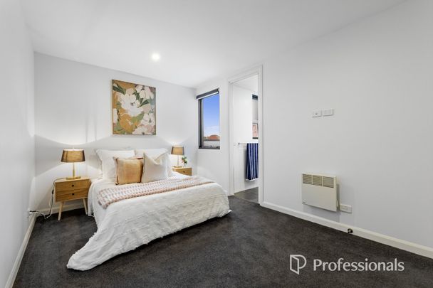 3 mins to the Station, McKinnon SC Zone - Photo 1