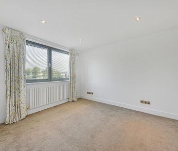 5 bedroom townhouse to rent - Photo 2