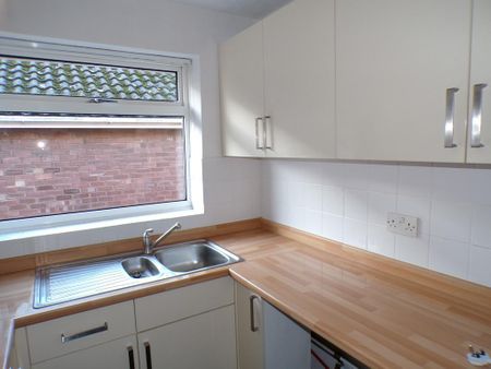 2 bedroom maisonette to rent - Photo 3