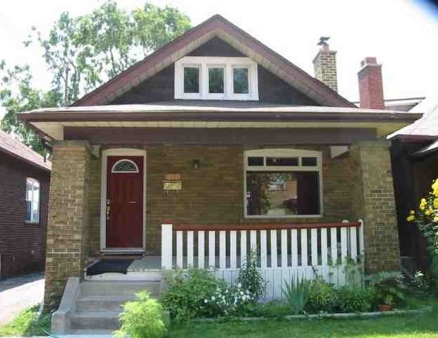 For Lease - 377 Strathmore Boulevard Unit# Basement, Toronto, Ontario - Photo 1