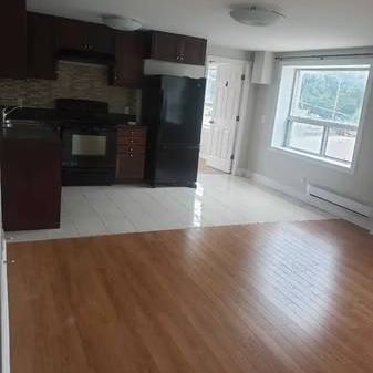 NEWLY RENOVATED 2 BED APARTMENT ST CLAIR WEST / SCARLETT $1710 - Photo 3