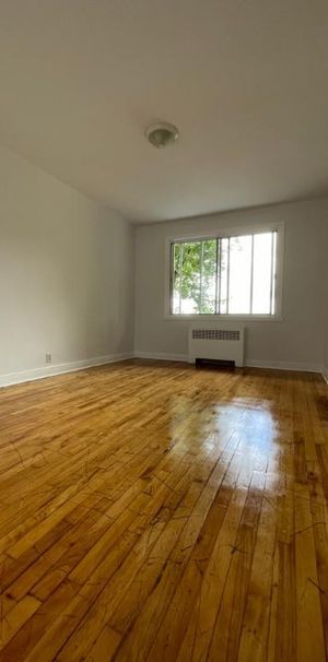 À louer 1300$ – 3 ½ au 2865 Place Darlington, Côte-des-Neiges - Photo 1
