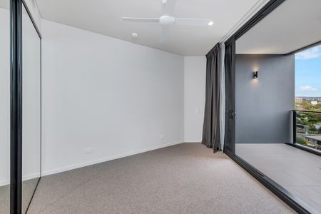 Valencia Residences - Photo 4