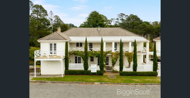 APARTMENT LIVING ON LAKE DAYLESFORD - Photo 1