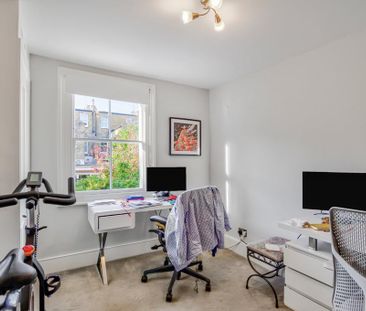 3 bedroom semi-detached house to rent - Photo 2