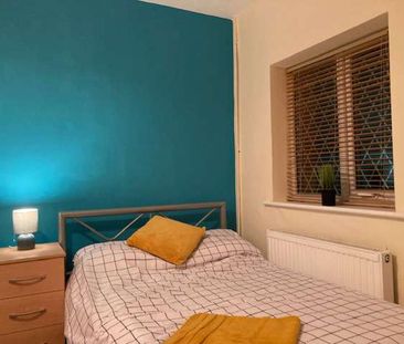 Stanmore Lane Room 2 - Photo 6