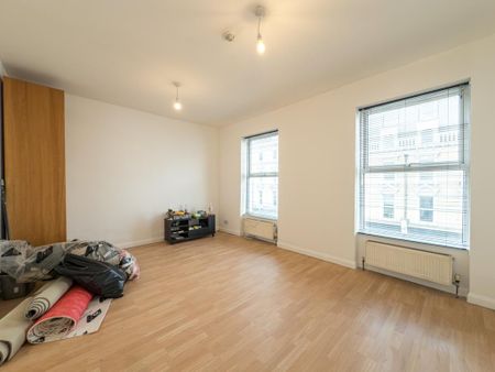 2 bedroom flat to rent - Photo 2