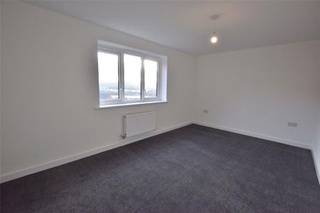 3 bedroom semi-detached house to rent - Photo 2