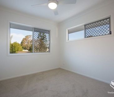 $700pw till 18th June 2025 - LUXURY TOWNHOUSE in great condition - Photo 4