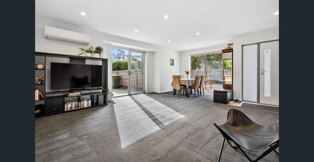 Immaculate Villa in Peaceful Mount Nelson - Photo 1