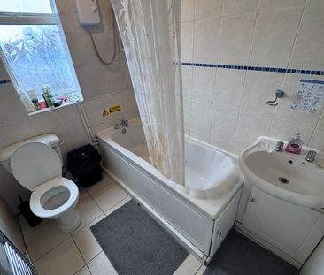 Room in a Shared House, Berne Road, CR7 - Photo 3