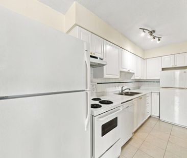 2150 Bellevue Avenue apartment — Vancouver, BC (2-Bedroom) - 2 Bedroom - Photo 3