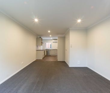 Cozy Two Bedroom Townhouse - Photo 1