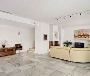 6 bedroom luxury Villa for rent in Puerto Banus, Spain - Photo 5