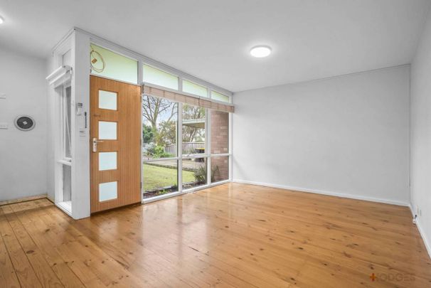 PERFECT LOCATION | CUTE & COMPACT | RECENTLY RENOVATED - Photo 1