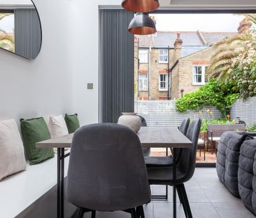 5 bedroom terraced house to rent - Photo 4