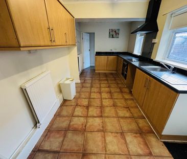 2 bedroom terraced house to rent - Photo 4