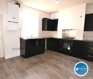 2 bedroom terraced house to rent - Photo 4