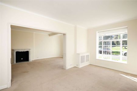 A spacious five bedroom apartment in this popular gated community. - Photo 4