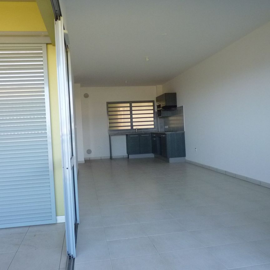 Location Appartement 2 pièces 70m² STE MARIE 97438 - Photo 1