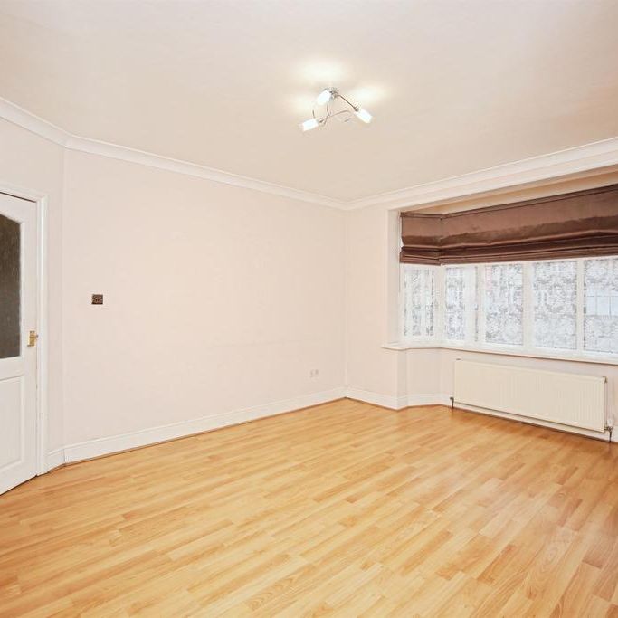 4 bedroom property to rent - Photo 1