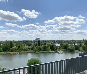 HIGH-END LIVING * HOLIDAY FEELING DAHEIM * 4-ZIMMER-DACHGESCHOSS * BALKON * ALTE DONAU * BESTE FACILITIES * - Foto 3