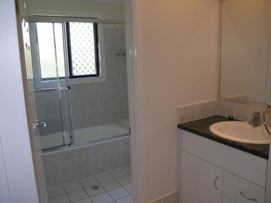 Rare Coorparoo Townhouse - Photo 1