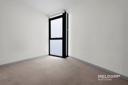 CONTEMPORARY ONE-BEDROOM WITH CARPARK IN SOUTHBANK - UNFURNISHED - Photo 2