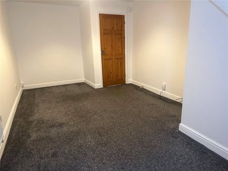 Alfreton Road, Nottingham, Nottinghamshire, NG7 - Photo 2