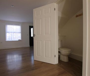 2 bedroom semi-detached house to rent - Photo 4