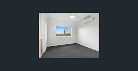 NEAR NEW SPACIOUS, STYLISH AND MODERN 4 BEDROOM HOME IS CALLING YOUR NAME! - Photo 5