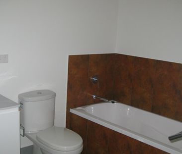 Unit 2, 15 Hardiman Street, Woody Point, QLD - Photo 4