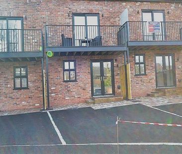 3 Bedroom Terraced To Let - Photo 2