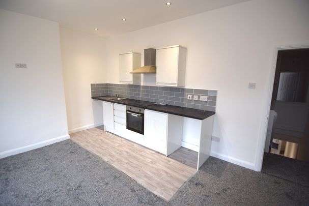 To Let 3 Bed Apartment - Photo 1