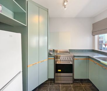 Lovely 2-bedroom home on the city end of Mt cook with garage. - Photo 2