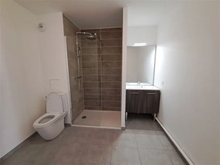 Location appartement 1 pièce - 32m² à Thonon les bains (74200) - Photo 2