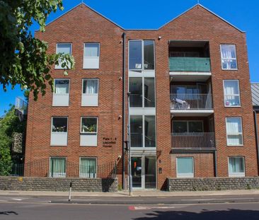 Room in a Shared Flat, Lascelles House, SW8 - Photo 2