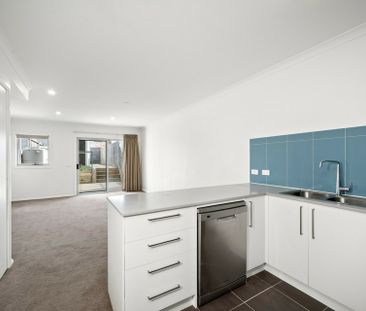 Charming Townhouse in Vibrant Harrison - Photo 1